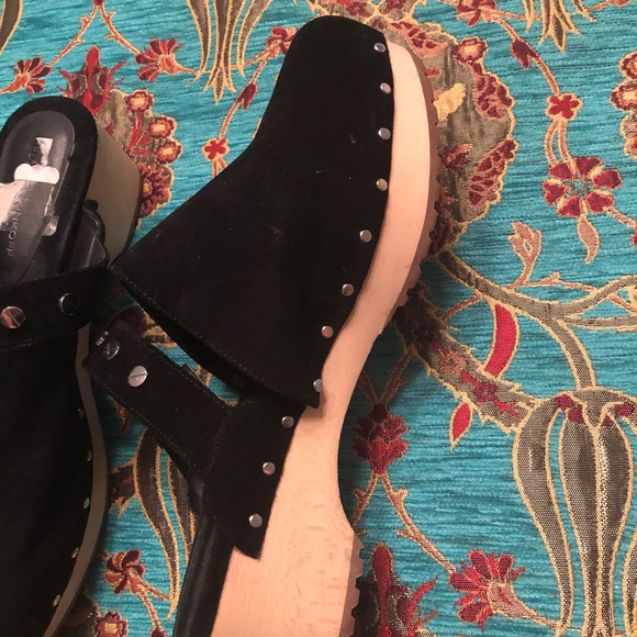 SOLD‼️Rebecca Minkoff black suede clogs - Picture 2 of 7